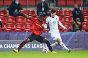 เล่นบอลชุดออนไลน์