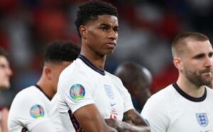 พนันบอล